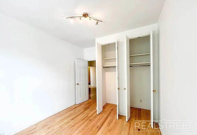 Photo - Nostrand Avenue Unidad 2R