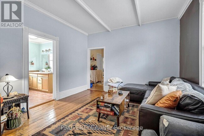 Photo - 23 Saunby St Unit A