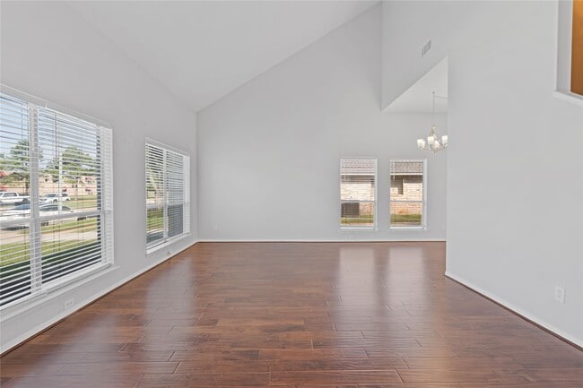 Photo - 15414 Willow River Dr