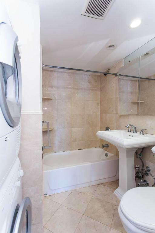 Photo - 279 E 10th St Unidad 13