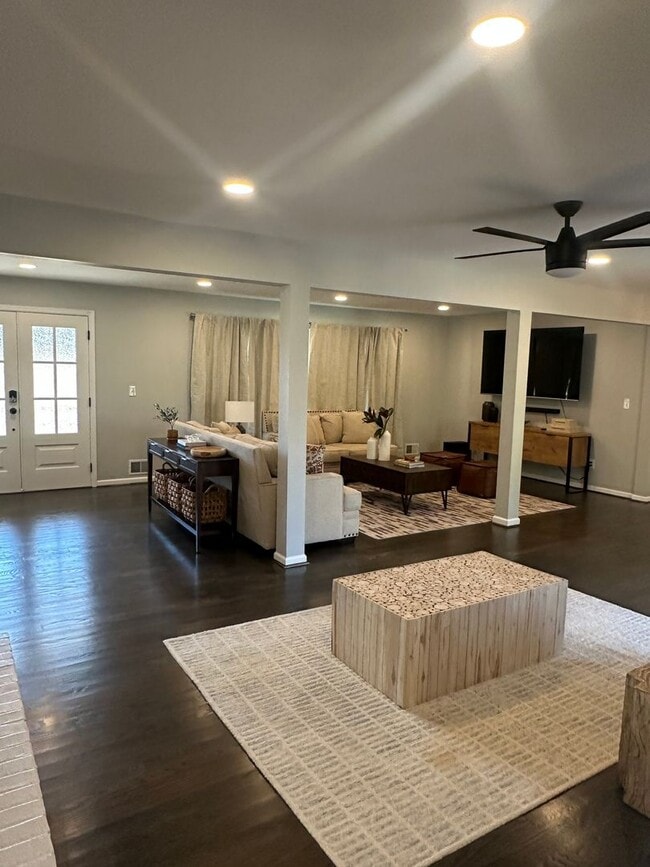 Photo - Gorgeous Lake Home on Lanier!