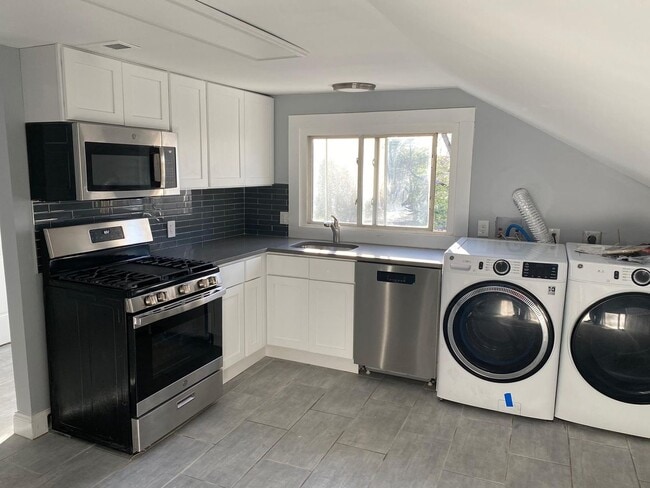 Photo - 378 Orchard St Unit 3rd Fl