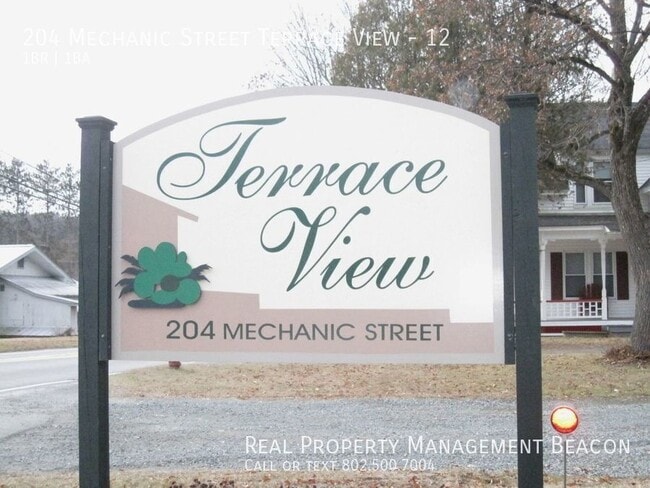 Photo - 204 Mechanic St House