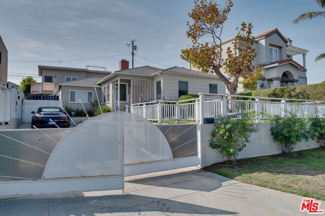 Photo - 8305 Colegio Dr