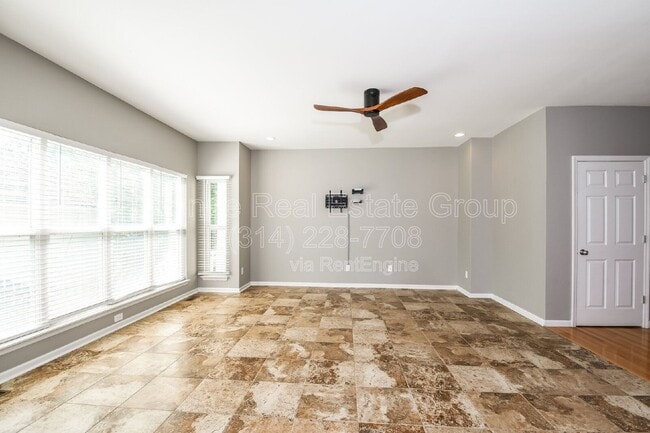 Photo - 404 N Sarah St