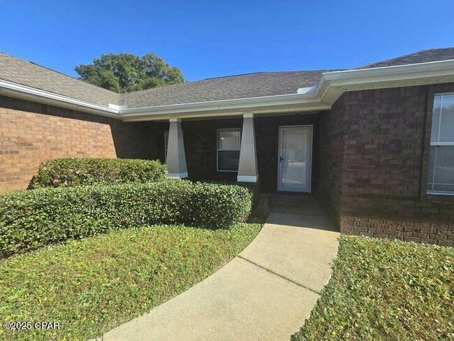 Photo - 19 Flamenco St