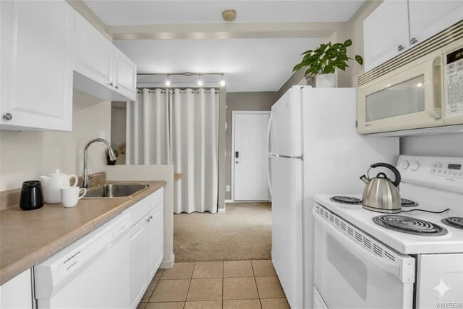 Photo - 125 Whitney Pl