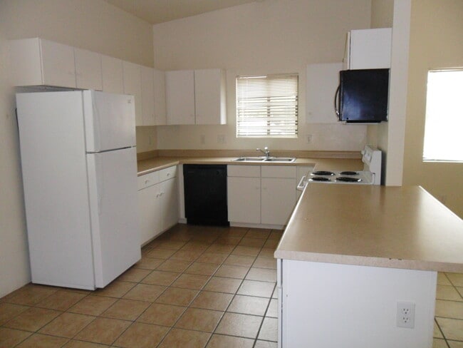 Photo - 1328 E Lee St Unit 1328 Lee St #2