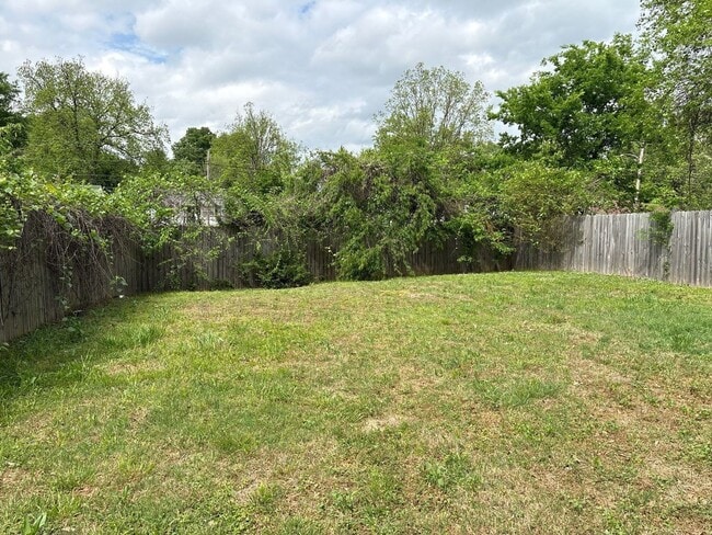 Photo - Newly Refreshed 1 bedroom 1 bathroom Duplex - Open To Section 8