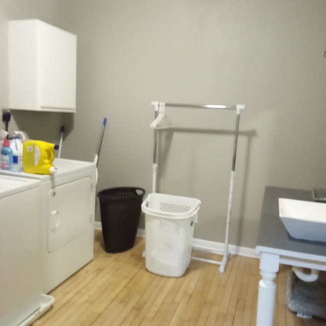 Photo - 1031 College St N