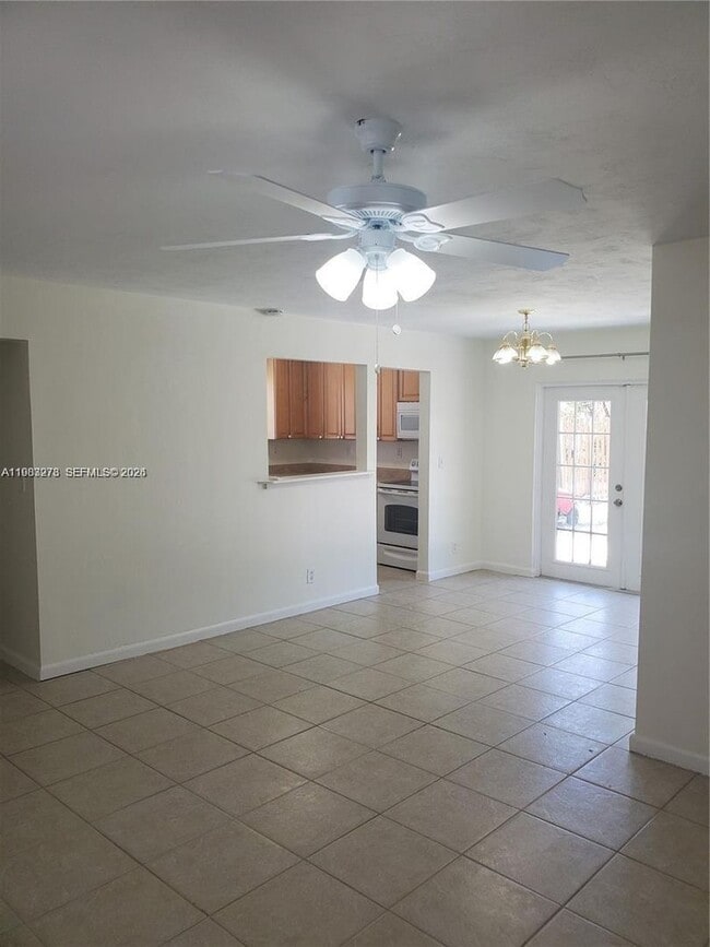 Photo - 831 SW 14th Ct