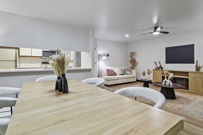 Photo - Wehnwood Court Apartments