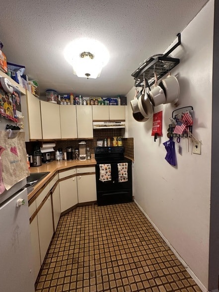 Photo - 565 Keller Ave