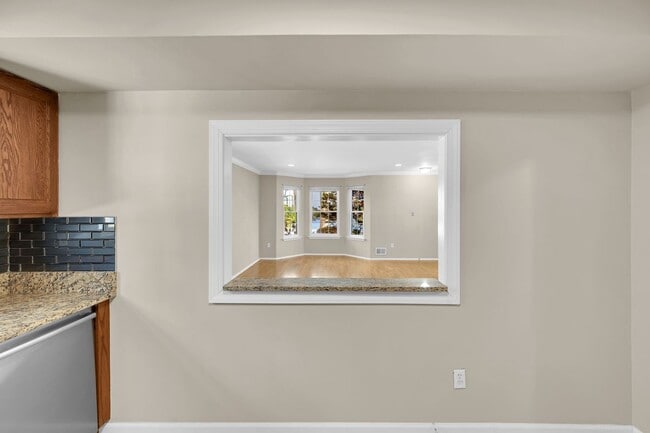 Photo - 157 Tulip Ln