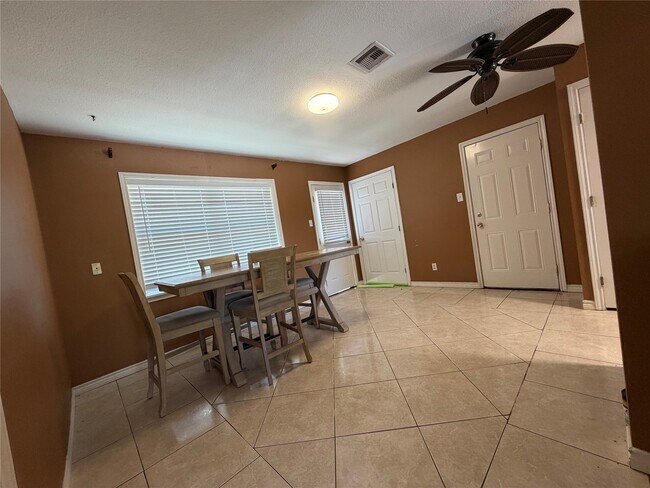 Photo - 2421 Pine St