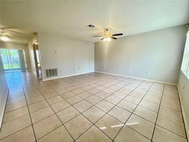 Photo - 10337 Usher St