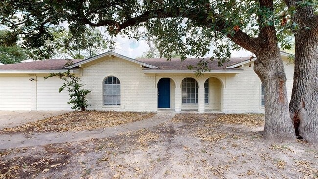 Building Photo - 2009 Carter Creek Pkwy Rental