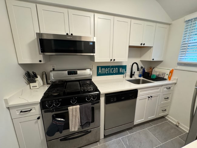 Photo - 1220 N Meade St Unidad 1