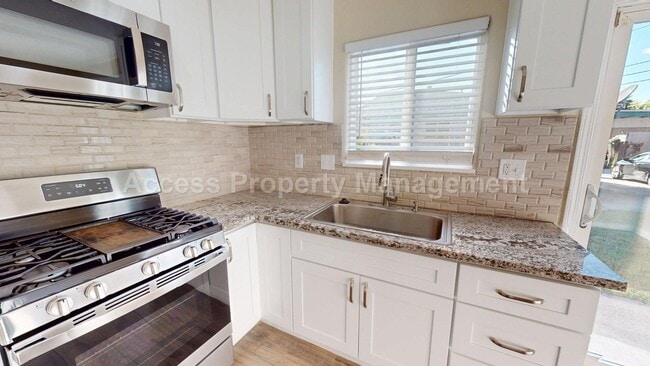 Photo - 1601 Carver Rd