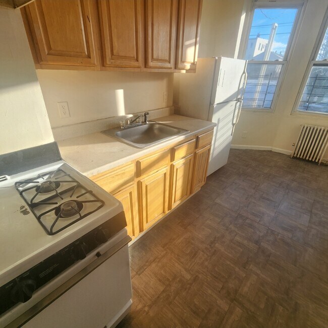 Photo - 88 Elwood Ave Unit 3rd Floor