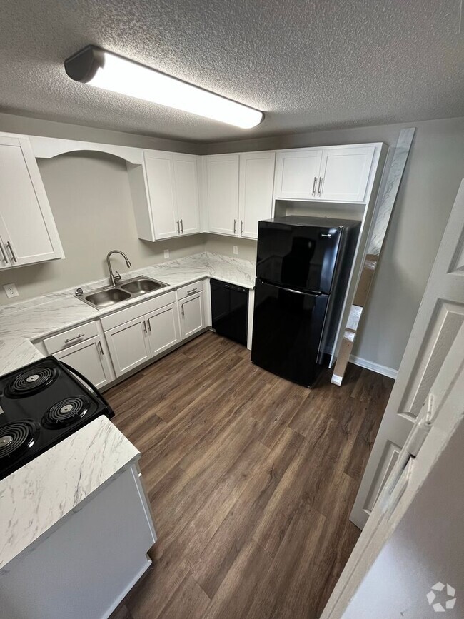 Building Photo - Ash Street Ext (807) Unit A Rental
