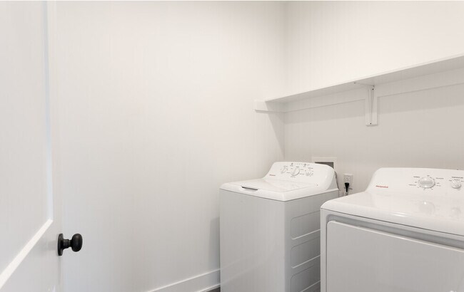 East Pointe Luxury Apartments