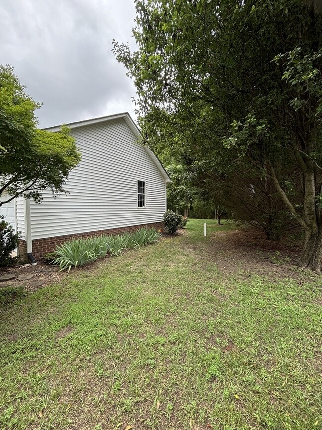 Photo - 60 Stratford Dr
