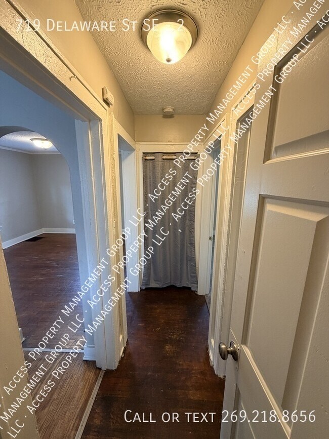 719 Delaware St SE Unit 2