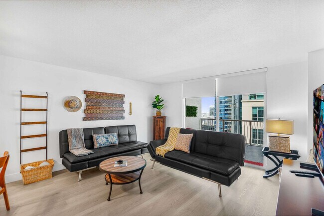 Photo - 1 SE 12th St Unit FL38-ID1036739P