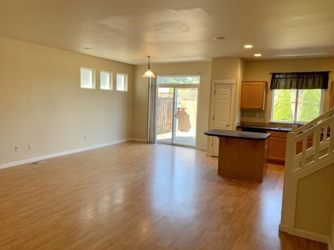 Photo - Terrific Hillsboro home close to Intel and community park - Freshly Painted!