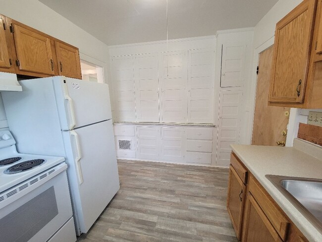 Building Photo - 620 Euclid Ave Unit Apt 1