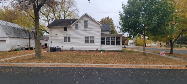 Building Photo - 501 W Main St