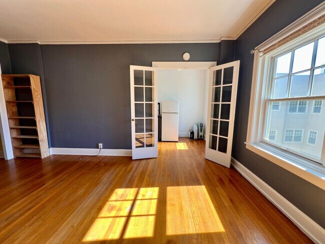 Photo - Historic Studio with Murphy Bed, Storage & Prime Alphabet District Location!