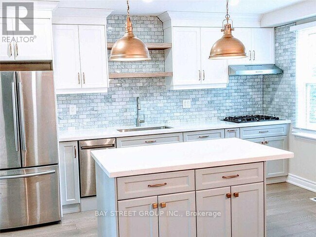 Photo - 1896 John St.