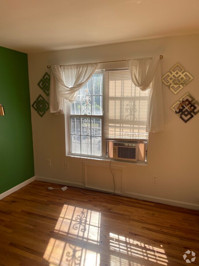Building Photo - 800 S Oak Dr Rental
