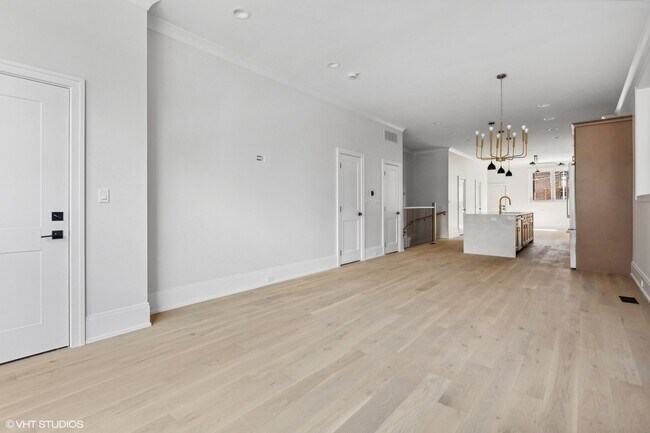 Photo - 2426 W Augusta Blvd Unit 1