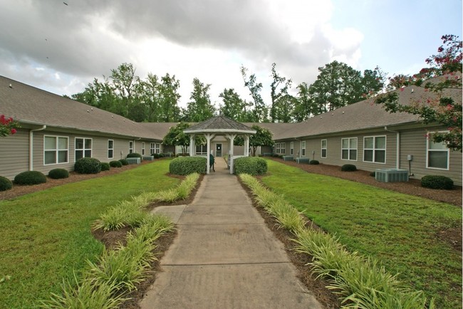 Willow Spring Apartments - Willow Spring Apartments