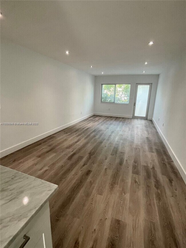 Photo - 3931 Garden Ave Unit 3931