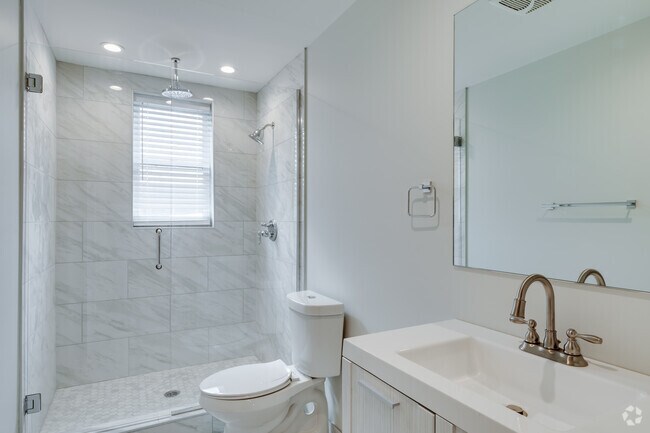 1BR, 1BA - 600 SF