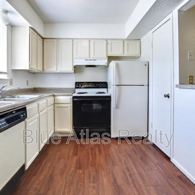 Building Photo - 2718 Wimbledon Ct Rental
