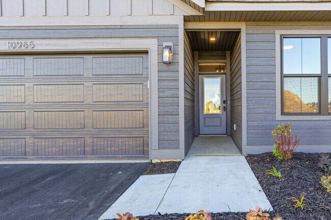 Photo - 10965 37th St N