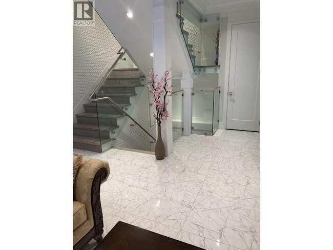 Photo - 3254 E 6th Ave