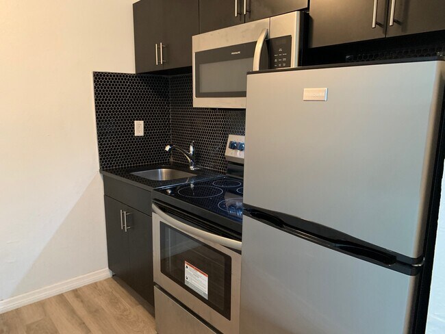 Photo - 1 Bed/1 Bath - Unit 2