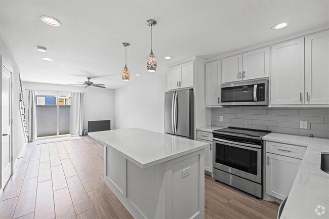 Building Photo - 525 11th St Unit 5 Rental