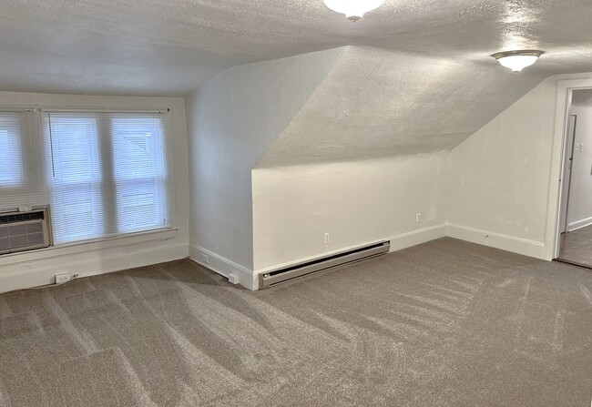 Building Photo - 1214 8th St Unit 3