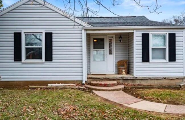 Photo - 3 bedroom 1 bath Student Rental