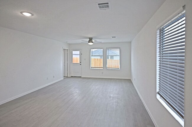 Photo - 350 Kayden Ct