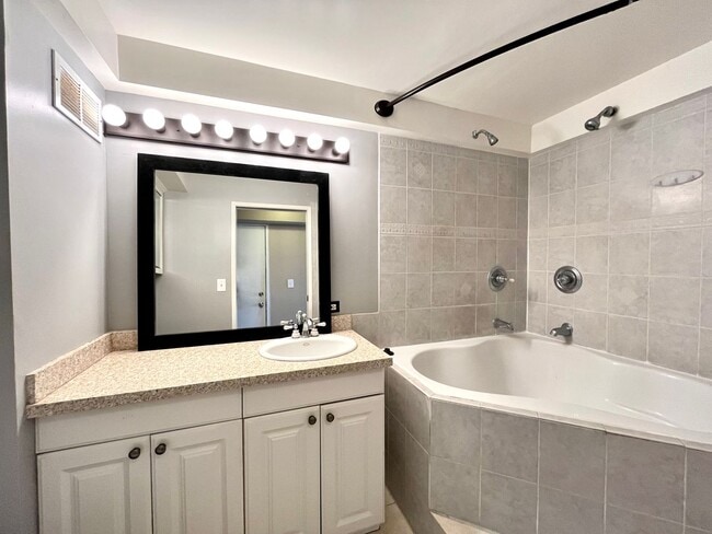 Photo - 2115 Ala Wai Blvd