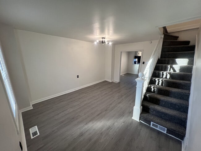 Photo - 223 S 2nd St