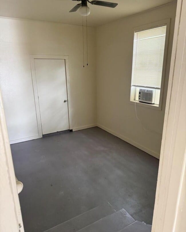 Photo - NA - "1039 St Charles St"